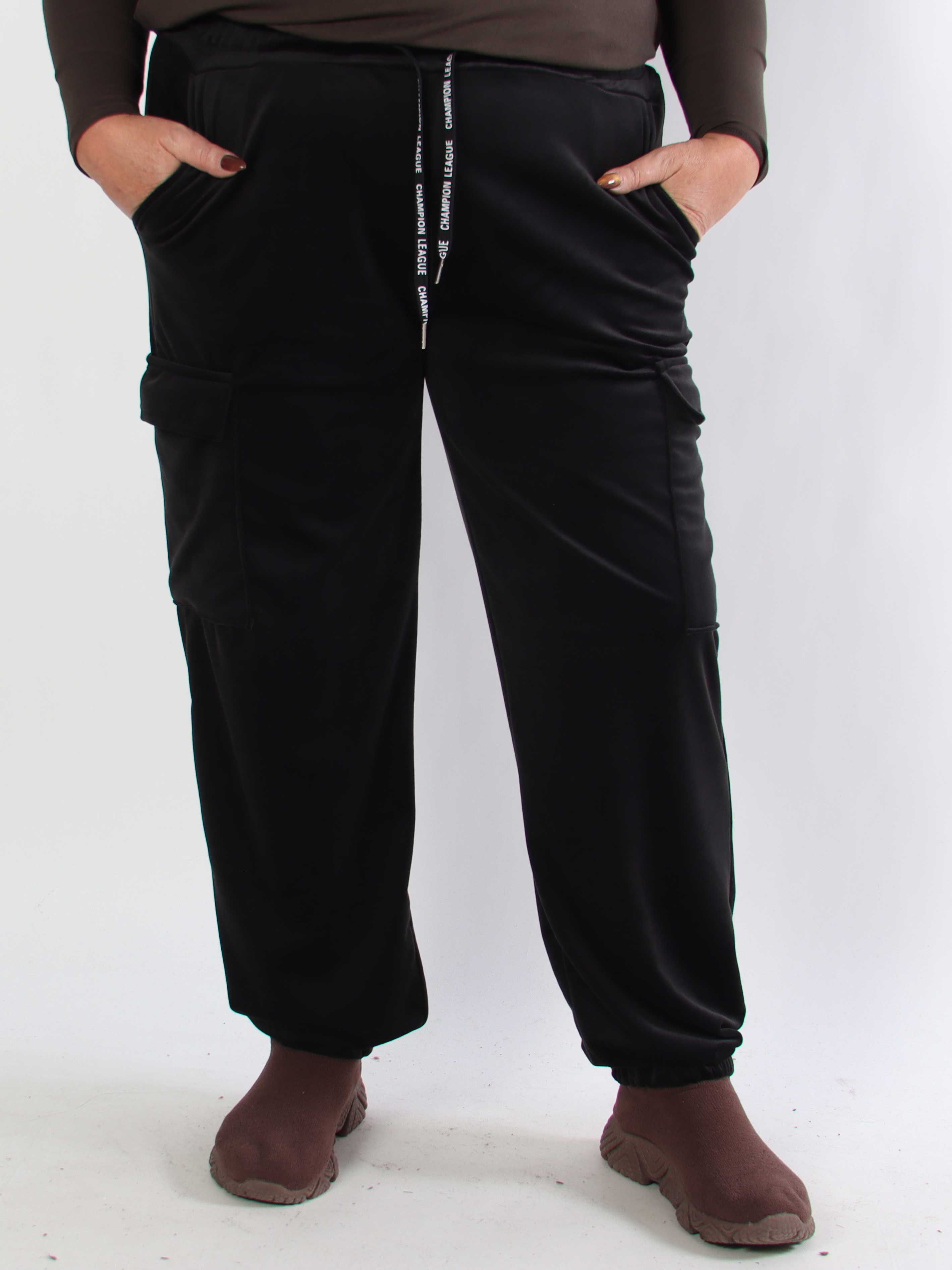 Pippa - Bløde plus size cargobukser i velour